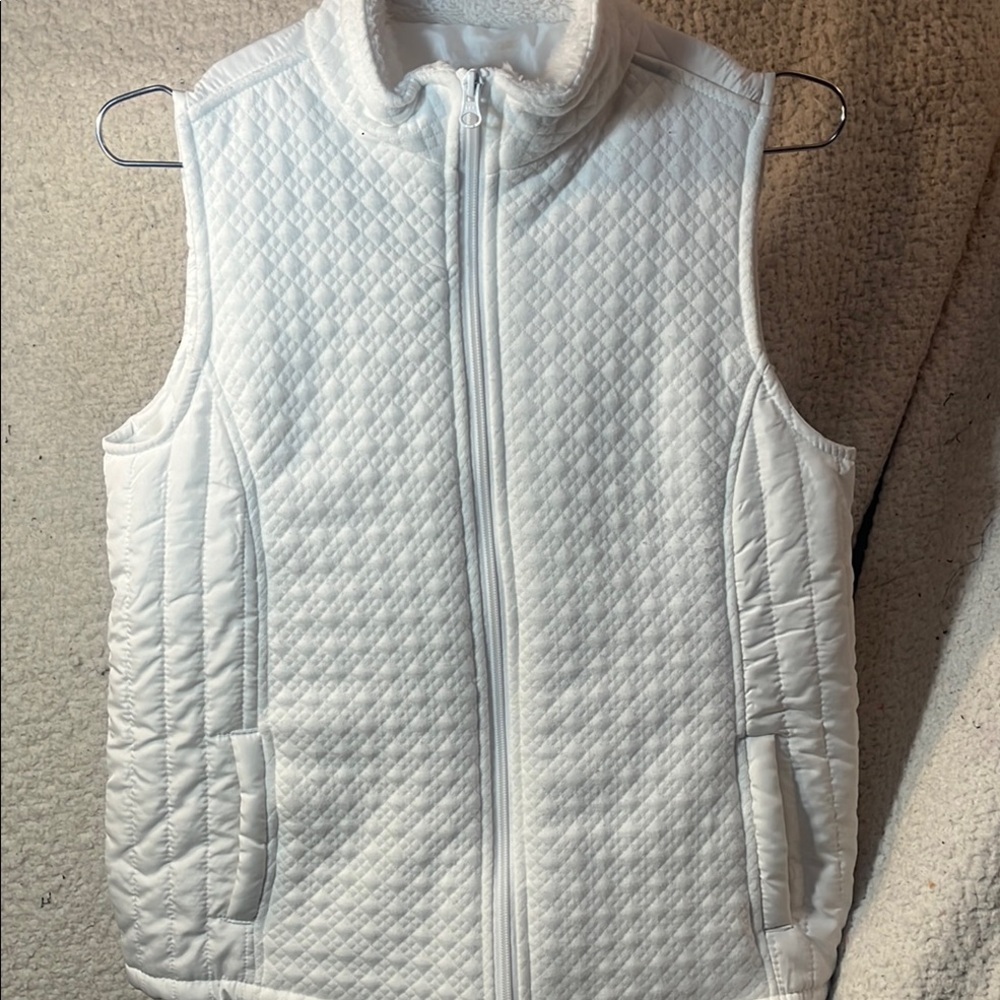 White Women’s Winter 🥶 Comfy Vest